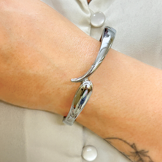 Curve Cuff